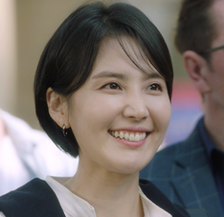 イ・ミンジェ(演:シン・ドンミ)